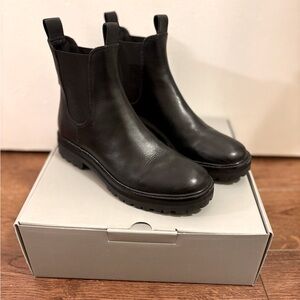 Everlane - The Lug Chelsea Boot - Size 10 - Black